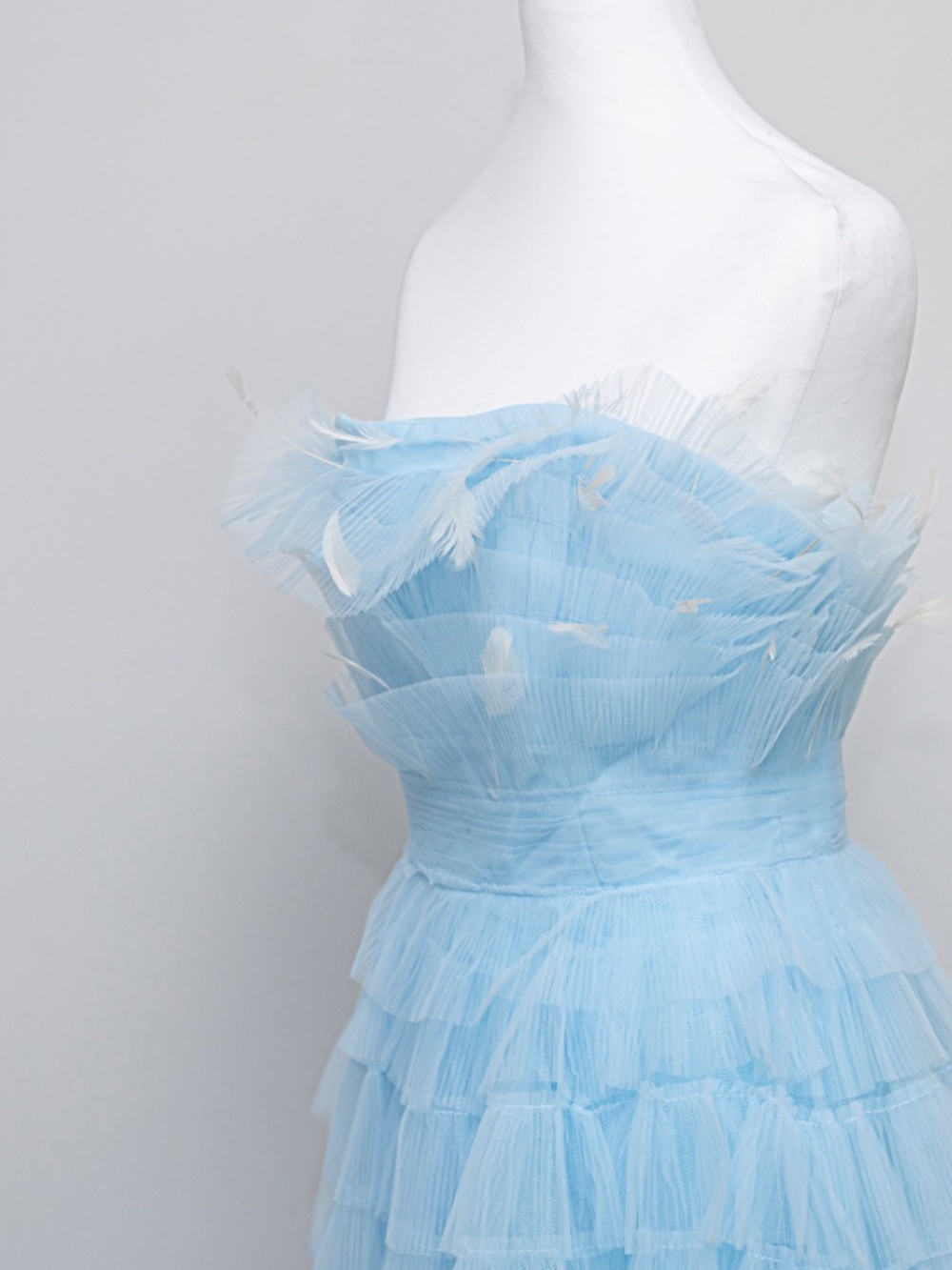 Mac Duggal - Feather Appliqué Tiered Tulle Cocktail Dress - Picture 8 of 11